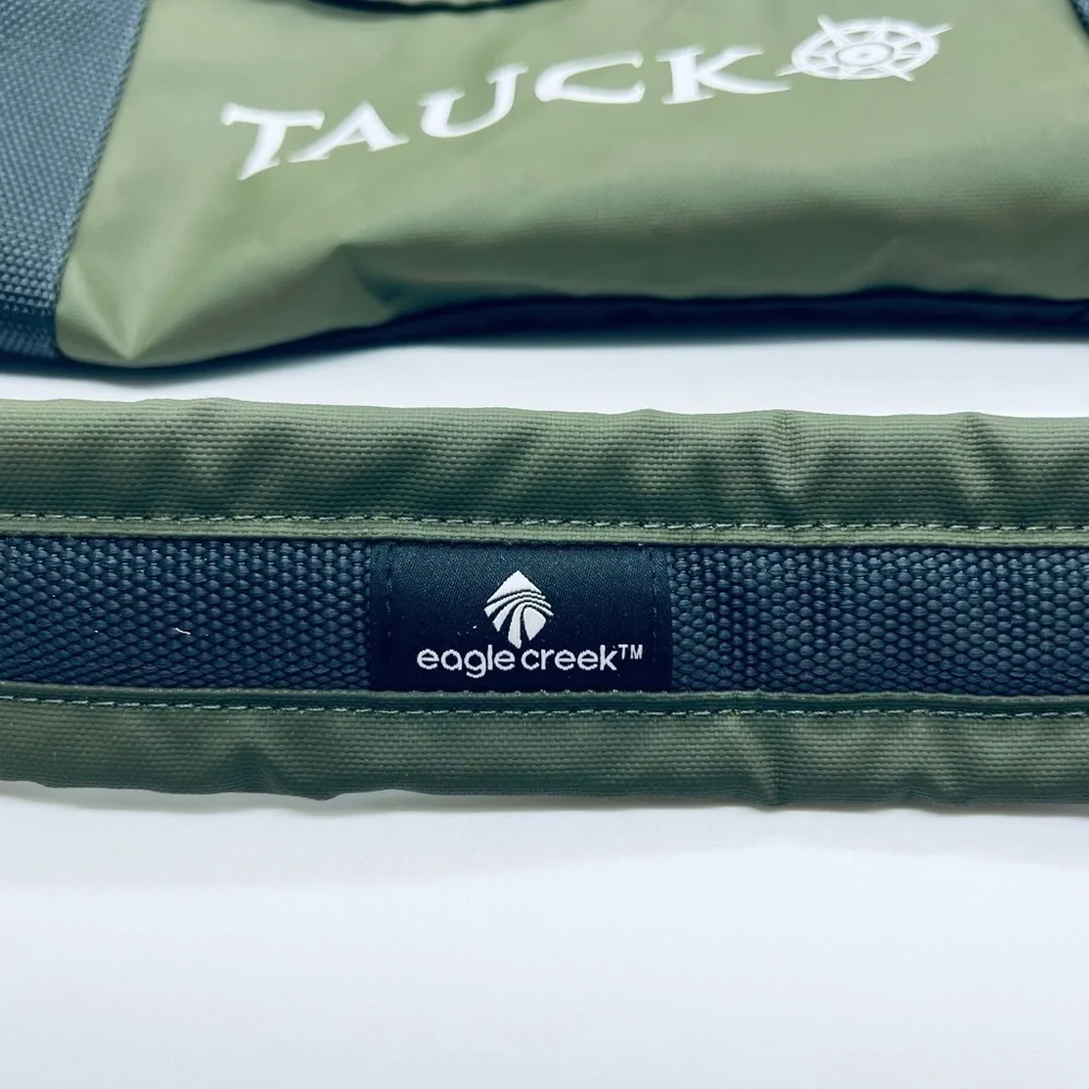 EAGLE CREEK TAUCK ARMY GREEN NO MATTER WHAT SMALL DUFFLE BAG